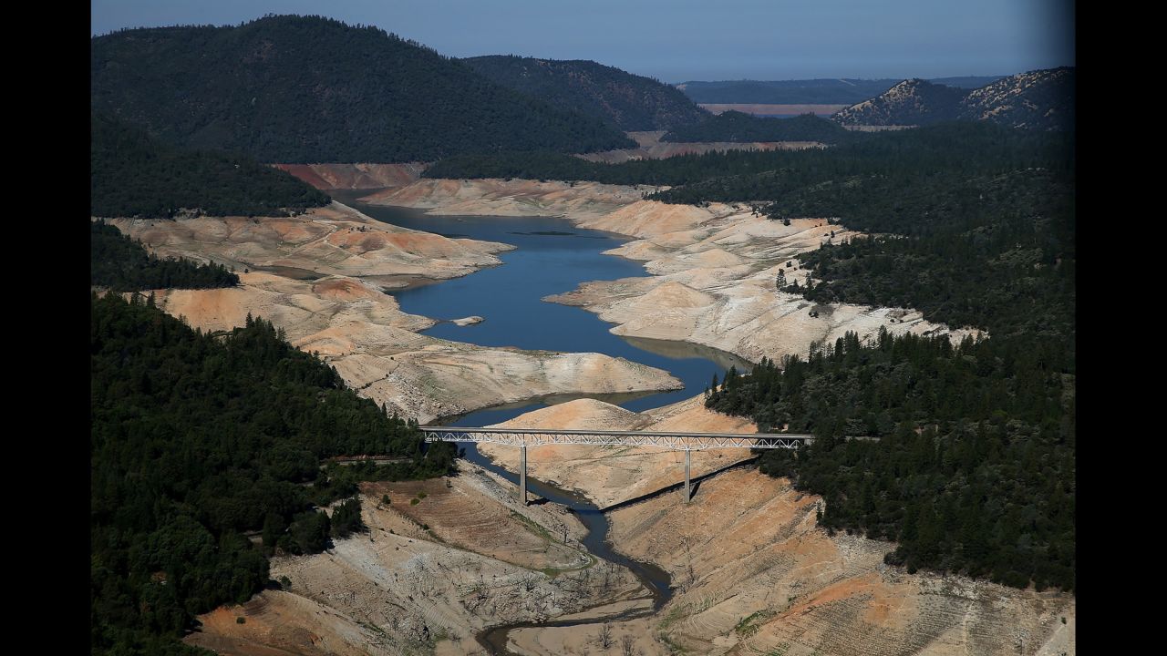 As the severe drought in California continues for a third straight year, water levels in the State's lakes and reservoirs is reaching historic lows.