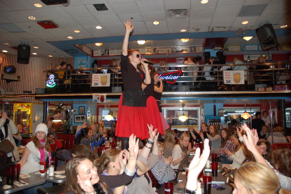 Catch dinner and a show all at the same time at Ellen's Stardust Diner on Broadway, where the waiters sing Broadway songs while you dine on 1950s-themed dishes. 