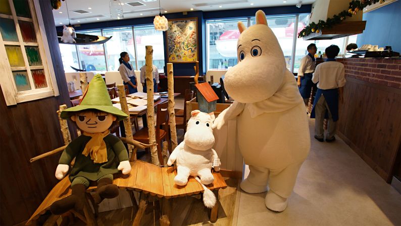 A giant Moomin will be making visits to the cafe in the following weeks of the opening. 
