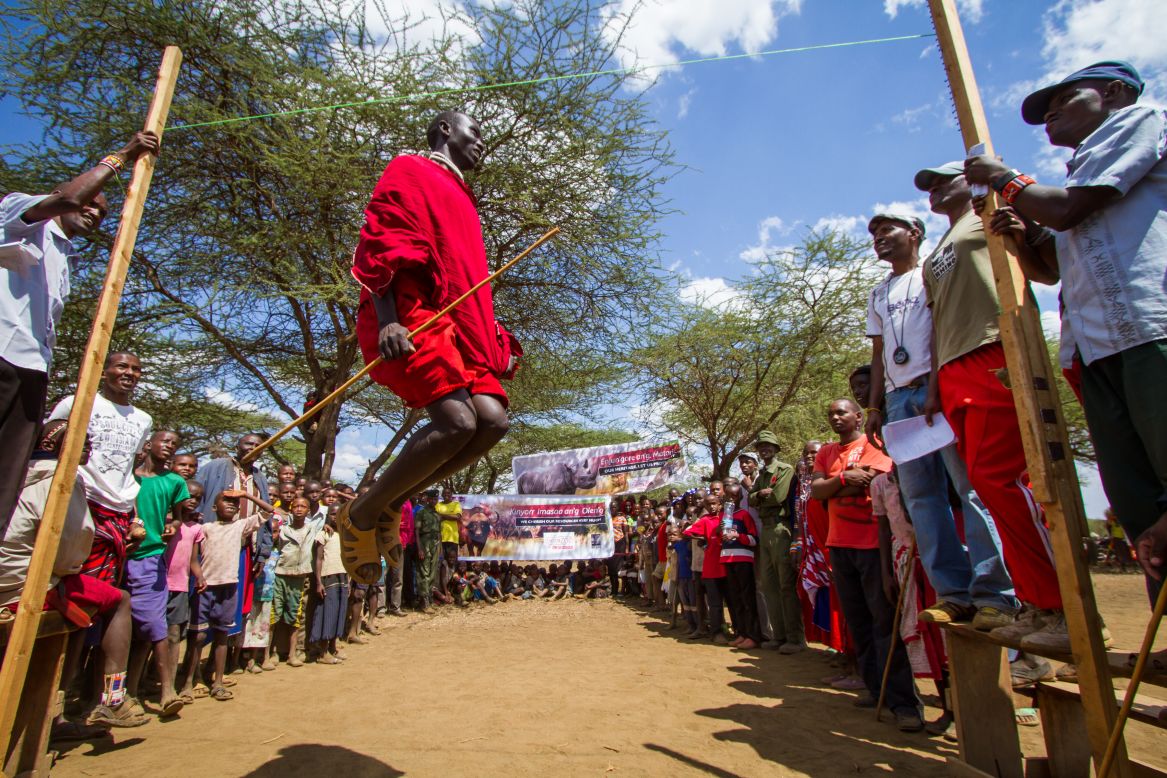 The event itself features a total of six competitions which are primarily based on traditional Maasai warrior skills. <br /><br />Track events for male competitors include the 200 meter, 800 meter and 5,000 meter run while field events consist of throwing a spear (javelin) for distance, throwing the rungu (a round-headed wooden Maasai club) for accuracy and the legendary warrior style Maasai vertical jump from a standing position (pictured).
