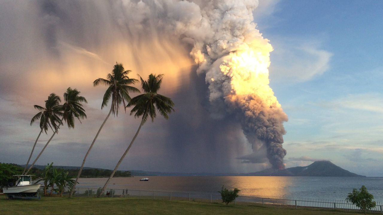<strong>August 29: </strong>Mount Tavurvur erupts in Papua New Guinea. <a href="http://www.cnn.com/2014/08/29/world/asia/papua-new-guinea-volcano/index.html">The volcano spewed a thick tower of ash</a> that reached as high as 60,000 feet above sea level. 