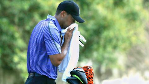 Tiger Woods was visibly suffering with bouts of sickness during his third round in Florida.