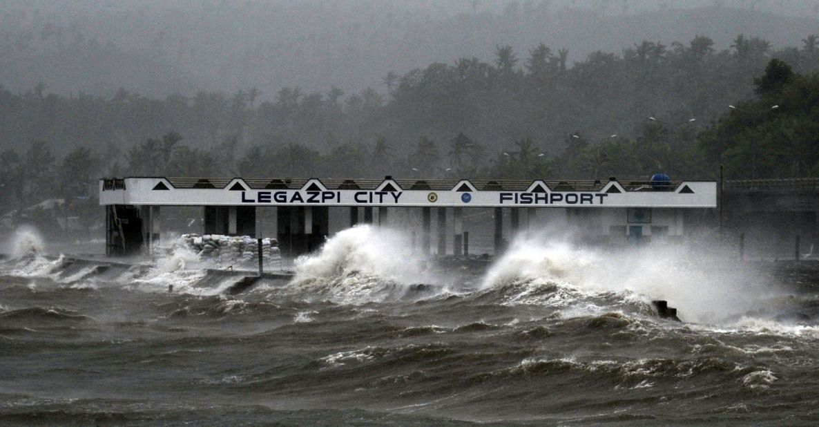 Typhoon Hagupit whips up waves in Legazpi on December 7.