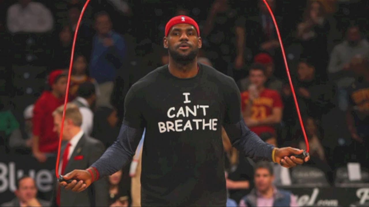 LeBron wears an 'I Can't Breathe' shirt at Barclays Center