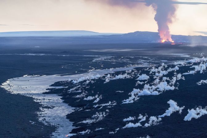 Bardarbunga has been throwing up a spectacular display of boiling magma since August 2014.