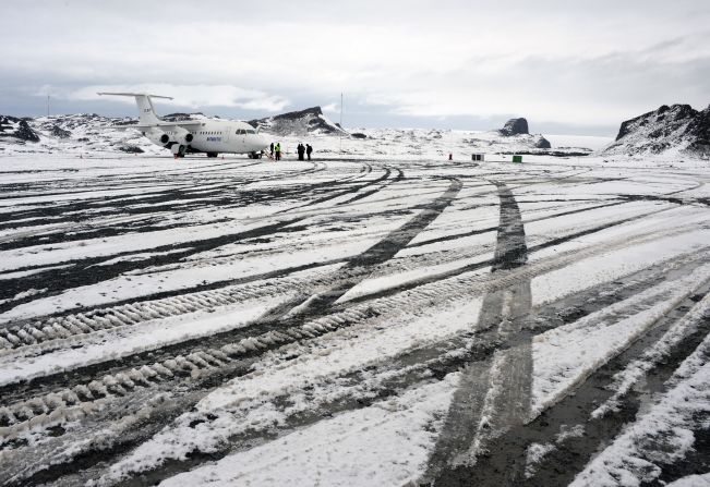 Pfannenstiel wants to play a game on King George Island where there is an airport and a number of scientific research stations. He believes the match can take place on the runway.