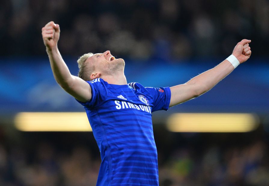 Andre Schurrle completed a deadline day move back to German football with Wolfsburg. Schurrle, who enjoyed mixed fortunes at Chelsea, signed a deal until 2019.