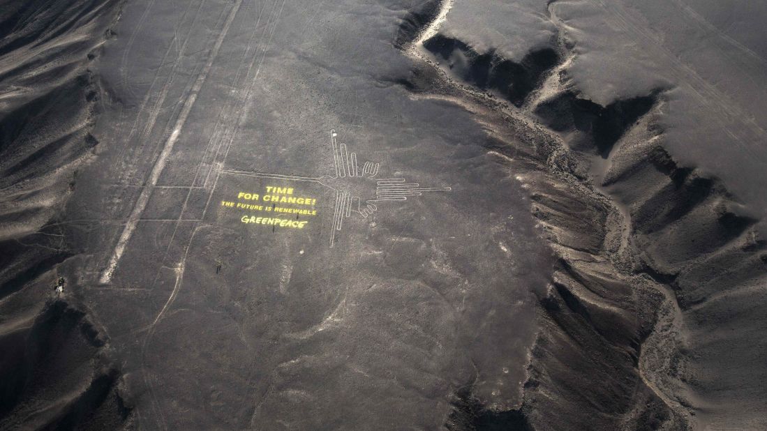 Greenpeace targeted the ancient Peruvian Nazca Lines site to unveil its "Time for Change: The Future is Renewable" message. 