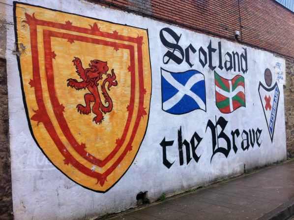 Eibar's share issue attracted support from all over the world, including Scotland, a country that already has links to the Basque club. A group of Eibar fans introduced a Scottish element to its support, calling themselves <em>Escocia la Brava</em> or 'Scotland the Brave', after a visit to the country to watch a rugby international.
