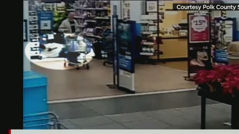 erin moos heart stopping shoplifters _00004120.jpg