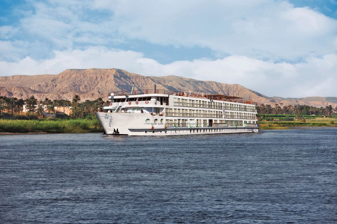 En Egipto desde el río Nilo con el elegante River Tosca, el cual ofrece únicamente suites y forma parte de Uniworld Boutique River Cruise Collection.