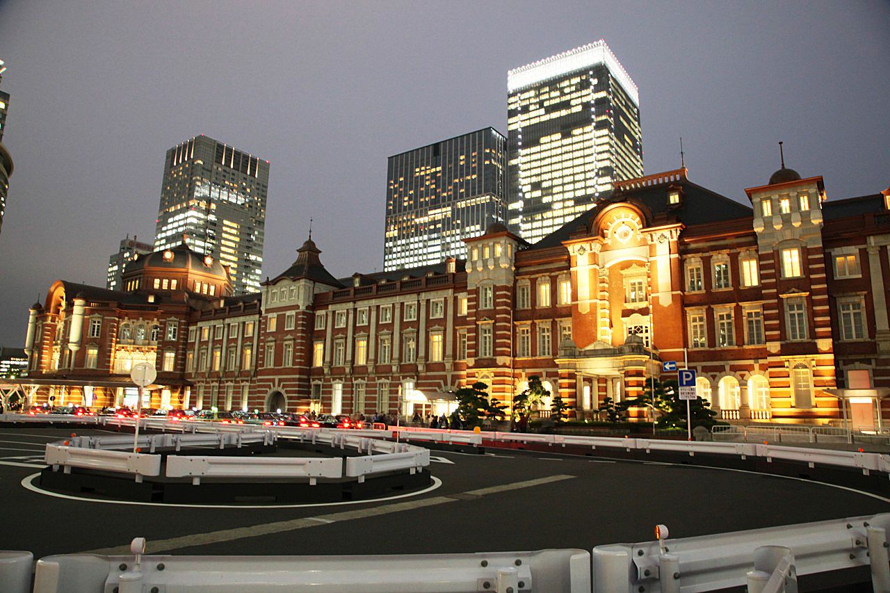 Tokyo Station Hotel, seamlessly merged with the Marunouchi Terminal Building, turns 100 in 2015. 