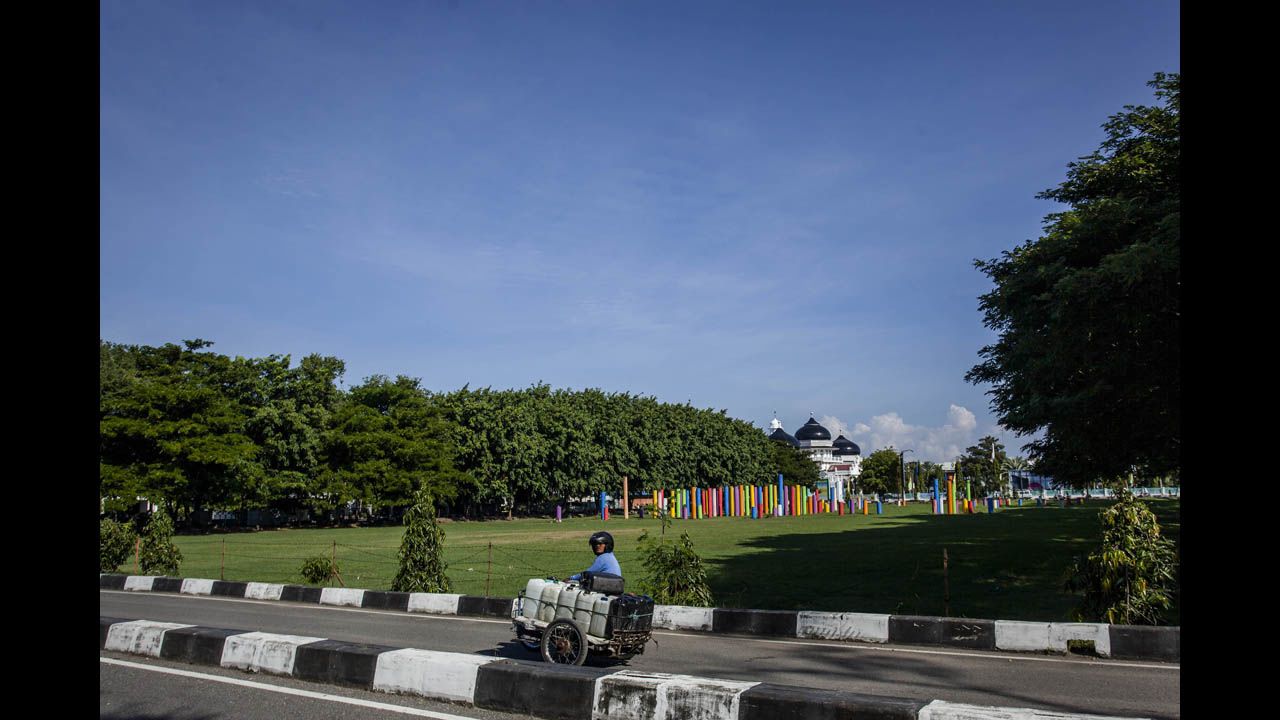 Ten years later, Taman Safari Park in Indonesia has been cleared of debris. 
