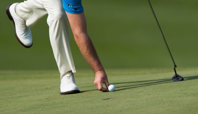 El golf a nivel de principiantes está decayendo. 400.000 personas abandonaron el deporte durante el transcurso del año pasado en Estados Unidos, de acuerdo con la Fundación Nacional de Golf.