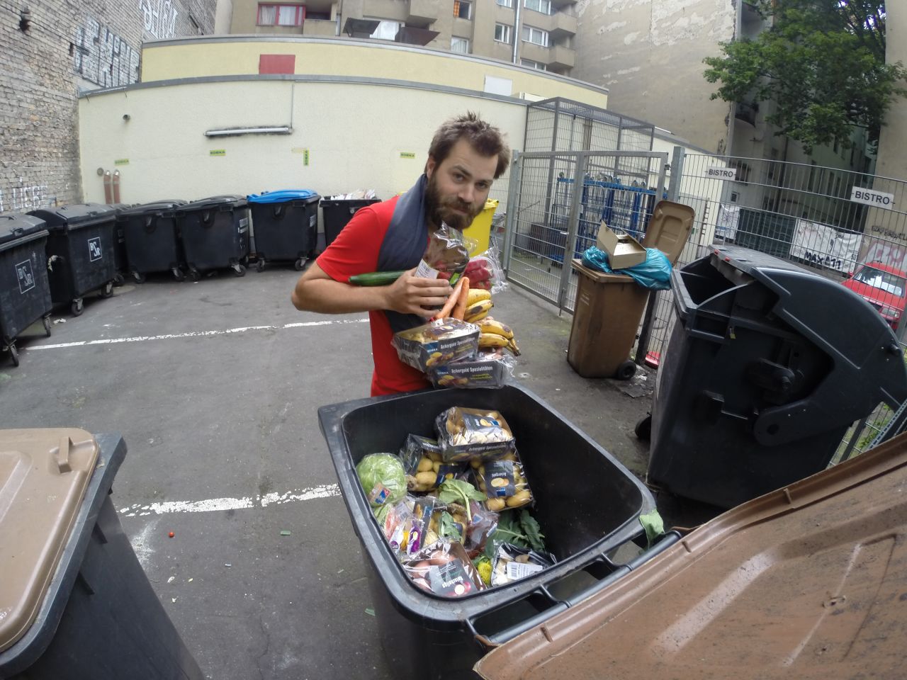 To highlight the issue of food waste, Frenchman Baptiste Dubanchet cycled from Paris to Warsaw eating food only found in trash cans. 