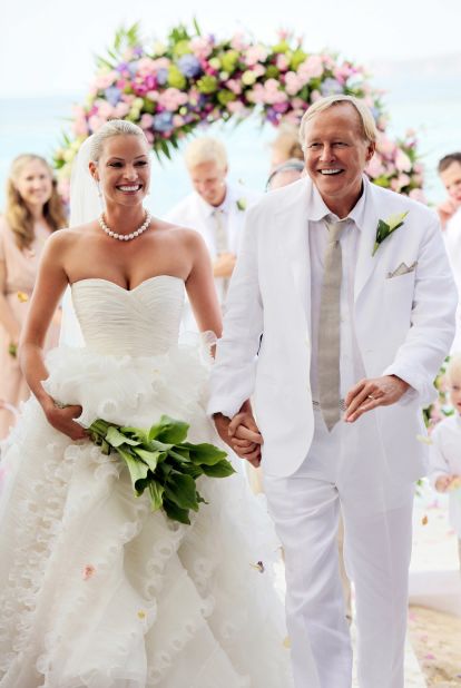 Billionaire Netscape co-founder Jim Clark married Australian super model Hinze in 2009 in a ceremony in the British Virgin Islands.