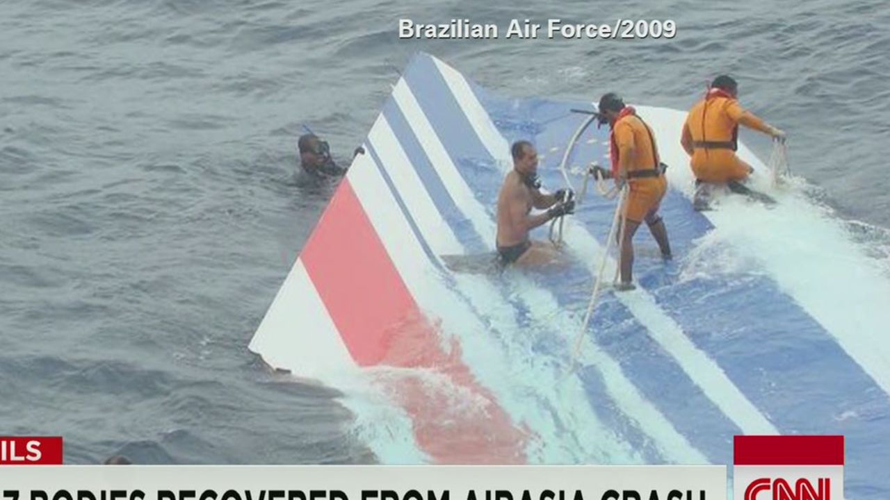 tsr dnt johns raising plane from bottom of ocean_00012116.jpg