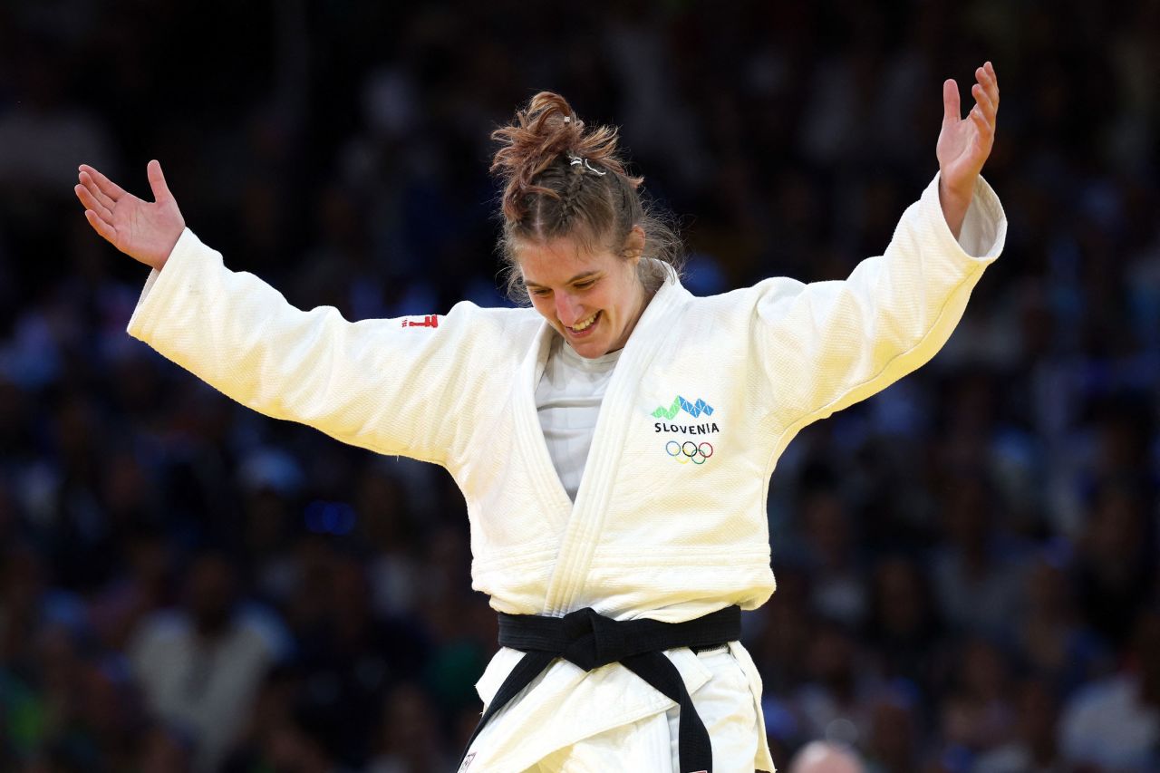 Leski reacts after winning her bout against Agbegnenou on Tuesday.