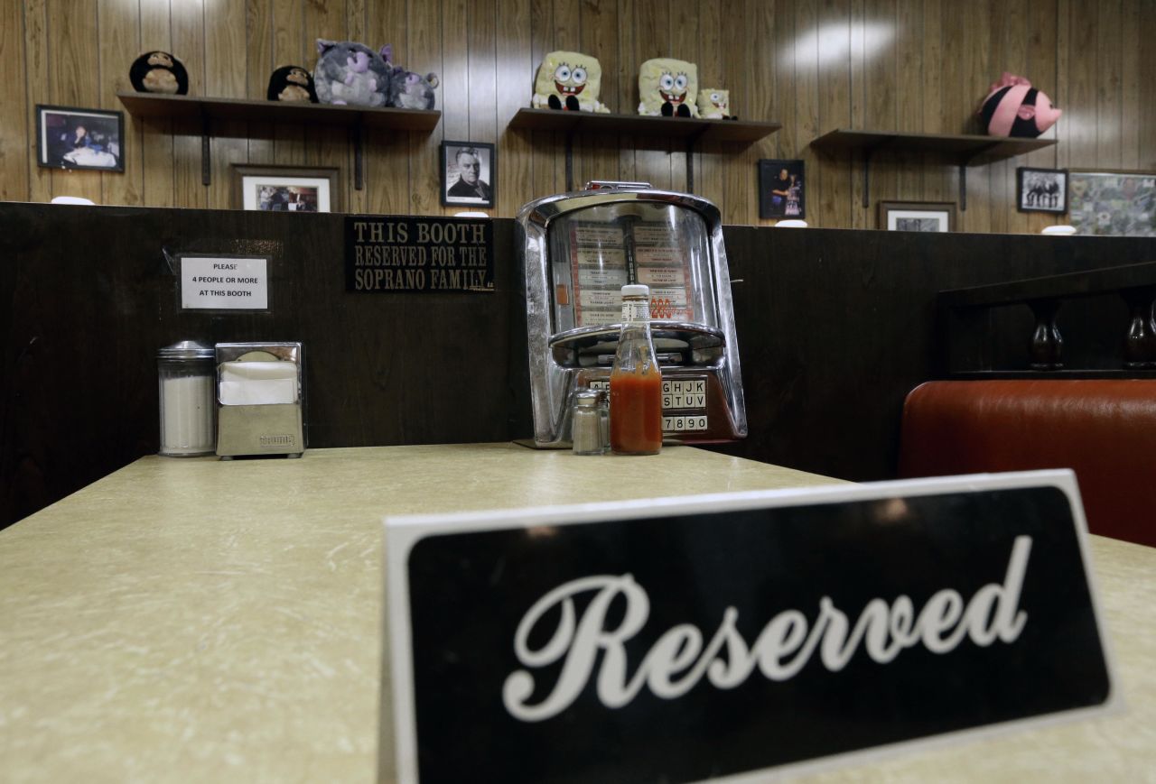 Holsten's honored the late actor James Gandolfini by reserving the booth where he filmed his last "Sopranos" scene.