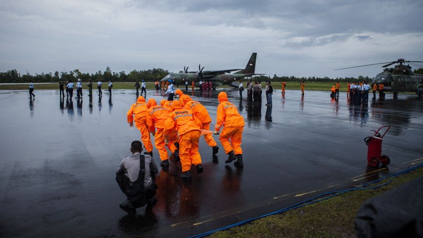 Search For Airasia Victims Resumes Cnn