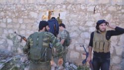orig On the front lines in Aleppo_00004017.jpg