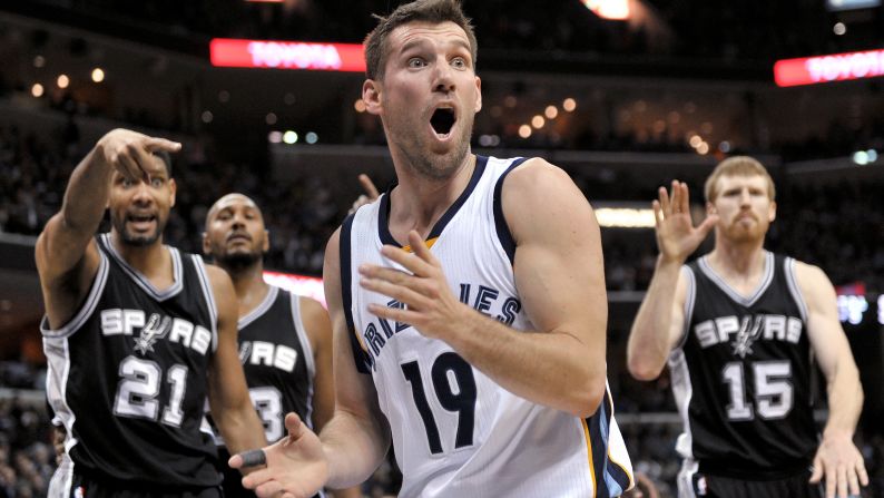 Memphis guard Beno Udrih, center, reacts to an out-of-bounds call by a referee during an NBA game against San Antonio on Tuesday, December 30.