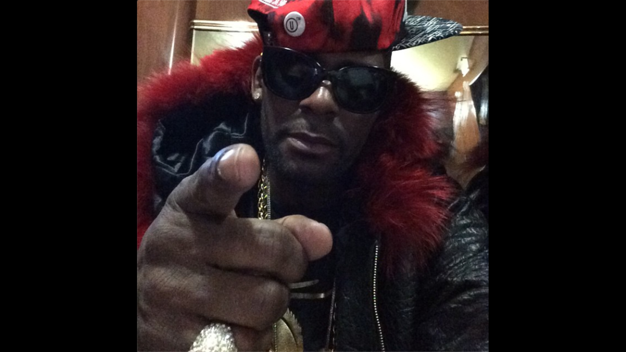 Singer R. Kelly <a href="http://instagram.com/p/xgpXOaIkbd/?modal=true" target="_blank" target="_blank">posted this selfie to his Instagram account</a> on Tuesday, January 6, with the caption: "Capricorn Season....Calling all Capricorns...Celebrate with me ya'll!! #BirthdaySong"