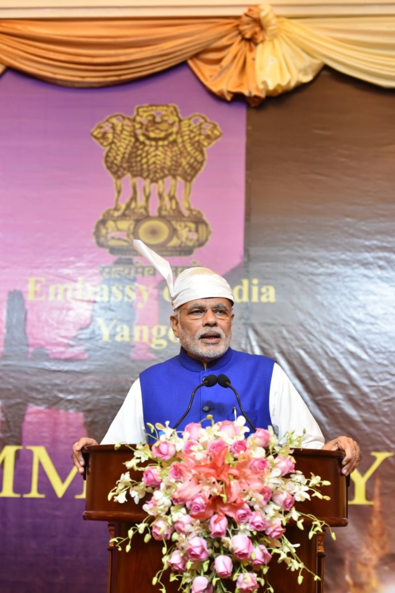 Even in foreign countries, the Indian leader is also seen adorning different hats. Here, Modi wears a traditional Gaung Baung, also known as a "head wrap" in Burmese. This headwear is worn as a part of traditional ceremony attire in Myanmar and represents a sign of rank and respect. 