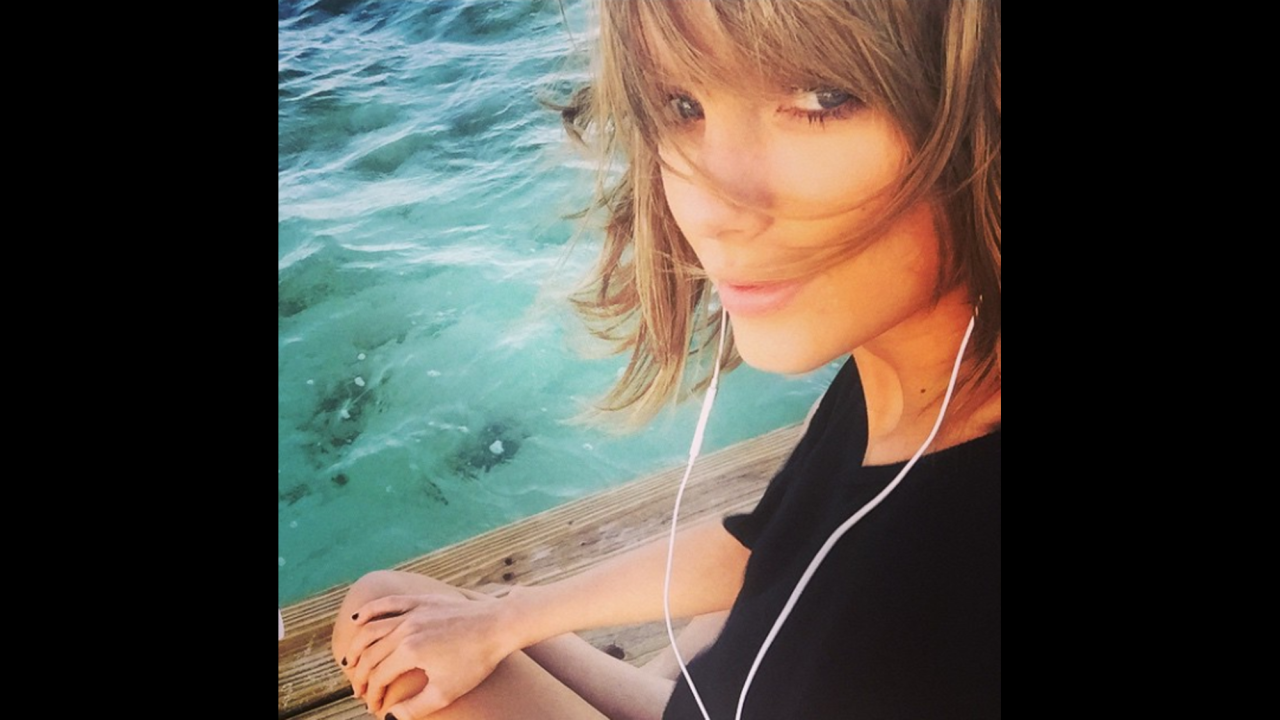 Pop star Taylor Swift <a href="http://instagram.com/p/xiWwjJjvKW/?modal=true" target="_blank" target="_blank">posted this selfie to Instagram</a> with the caption "Clear blue water..." on Tuesday, January 6.