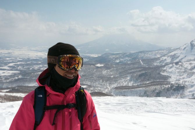 Former snowboard champ and Niseko resident Tomoki Takaku operates the Powder Company Guide at the <a href="index.php?page=&url=http%3A%2F%2Fwww.niseko.ne.jp%2Fen%2F" target="_blank" target="_blank">Niseko Annupuri ski area</a>. He regularly takes to the slopes of Weiss Horn and has snowboarded Yotei around 20 times. 