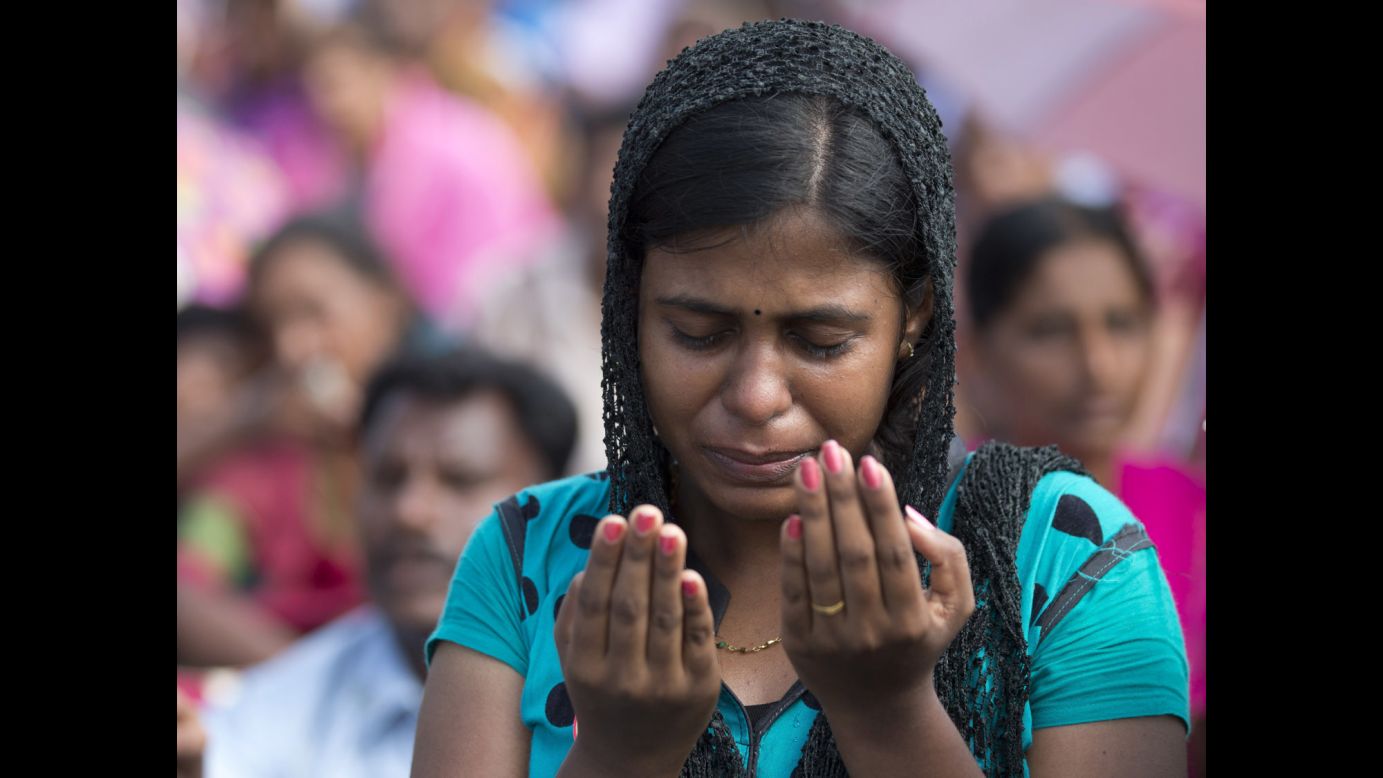 Sri Lankan Catholics attend a ceremony with Pope Francis in Madhu on January 14.