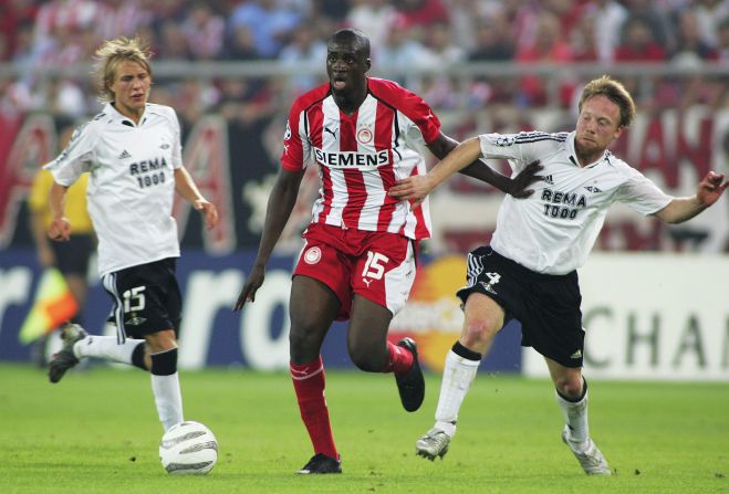 The first notable silverware of his career came with the Greek domestic double in the 2005-06 season with Olympiacos, for whom he played for two seasons before a season spent in the French top flight with Monaco.