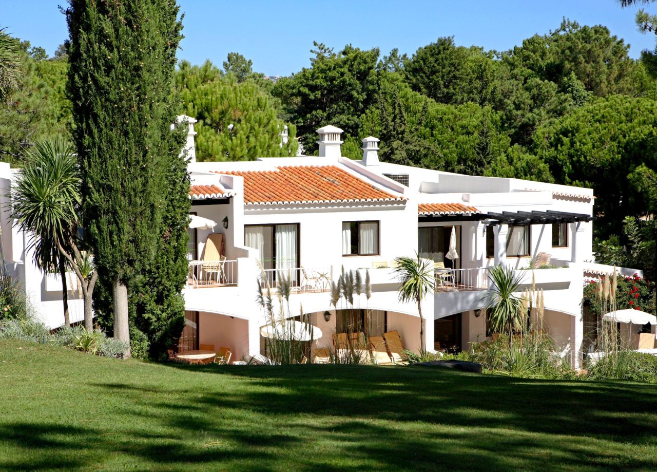 The <a href="http://www.fourseasonscountryclub.com/en/home.aspx" target="_blank" target="_blank">Four Seasons Country Club</a> is situated among 17 acres of private gardens on the Quinta do Lago estate in Portugal's sun-splashed Algarve region. Nightly rates average about $210 for 2015, with rates starting low in January at about $150.
