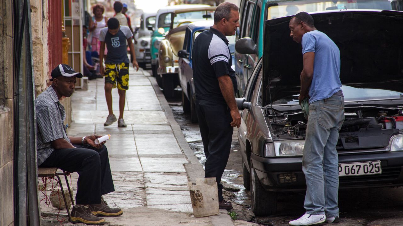 He is both acclaimed and criticized for his work revealing the secrets of Havana's poorest. He says, "I write about people surviving on the limits."