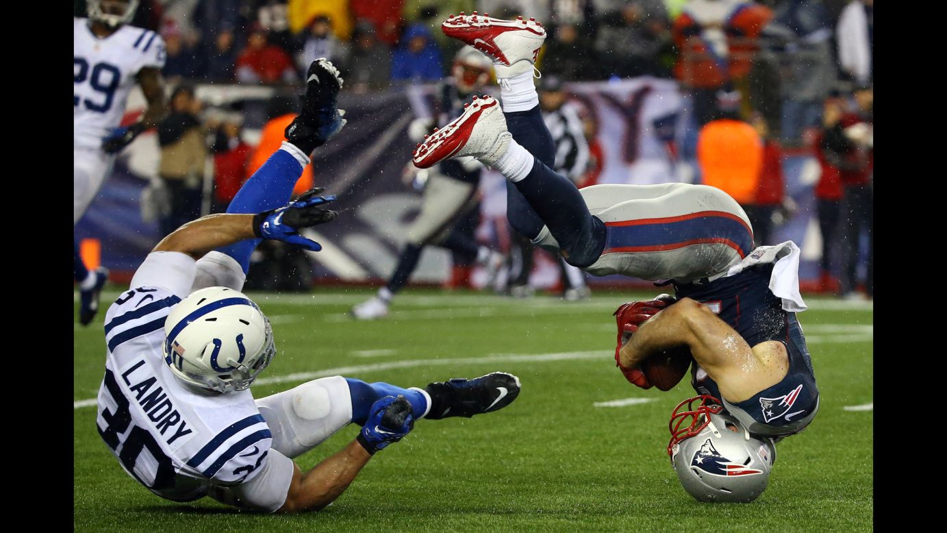 Patriots storm to AFC title game after snowy comeback - The Boston Globe