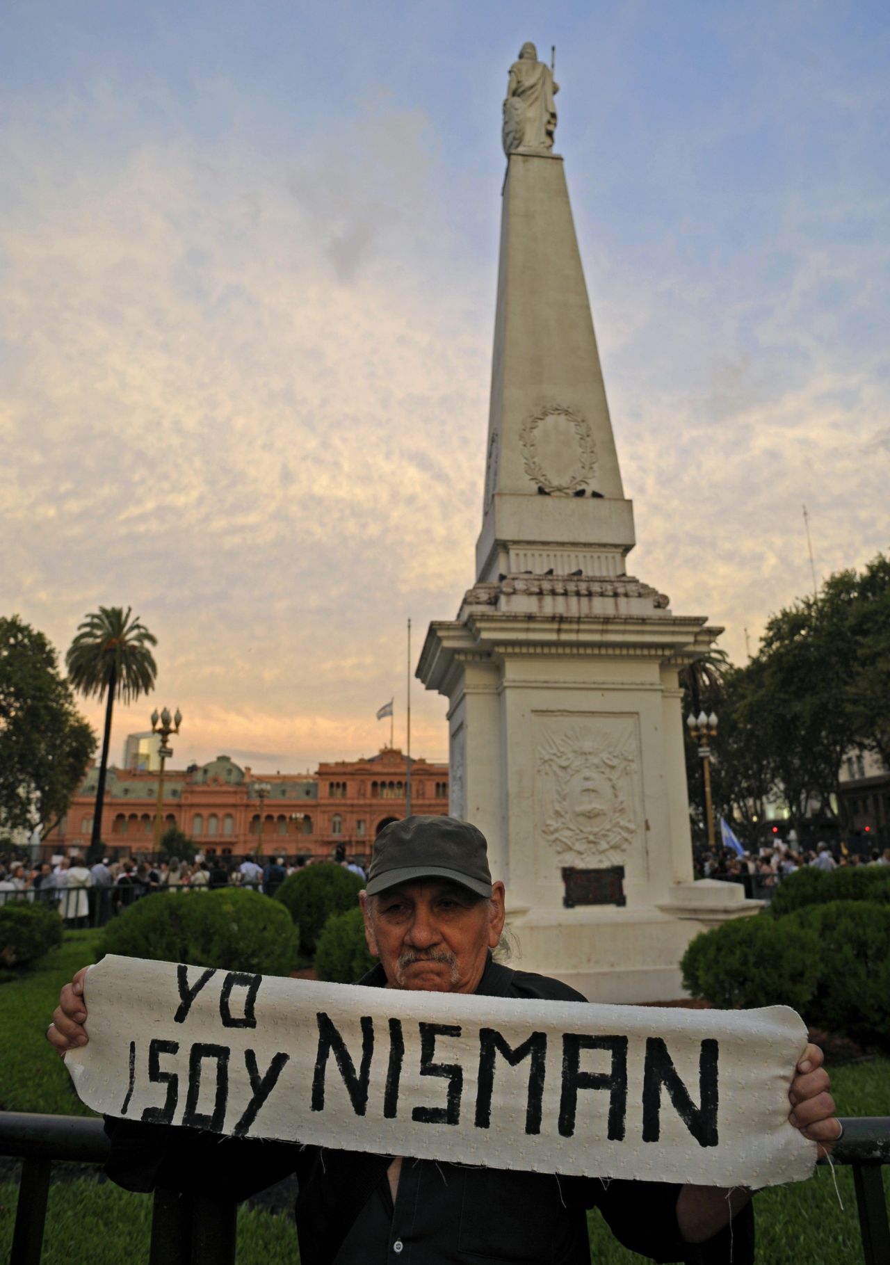 En Argentina se convocó con la etiqueta #YoSoyNisman a marchar pidiendo justicia.
