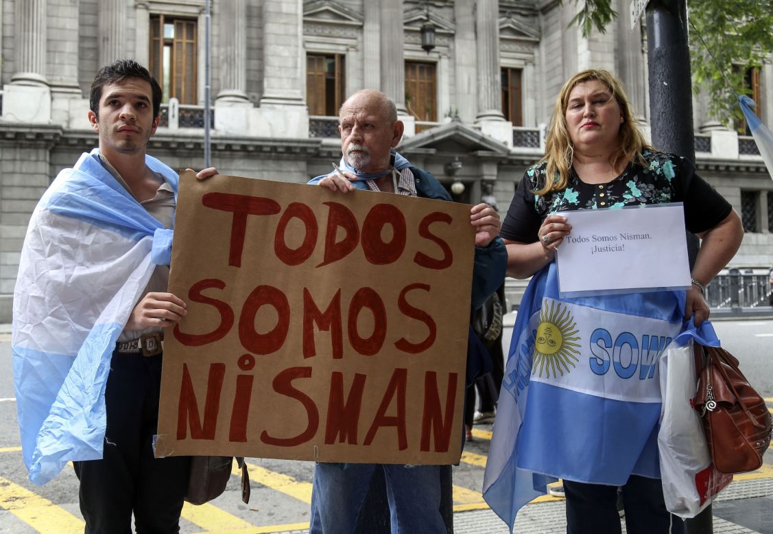 Marchas y cacerolazos en varias partes céntricas de Buenos Aires y otras ciudades del país convocadas en redes sociales con la consigna #YosoyNisman.