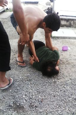 A Manus Island transferee says this man collapsed after several days of refusing food.
