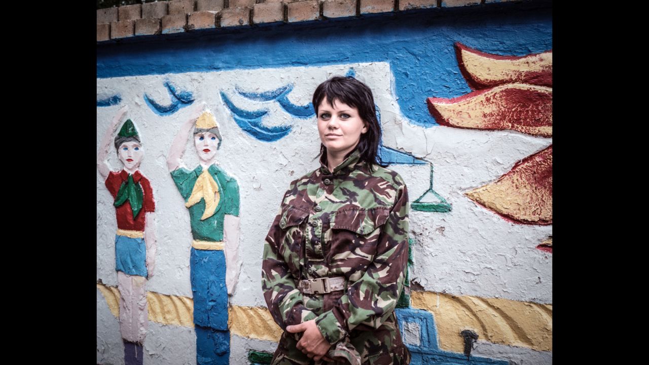 Masha used to be a hairdresser in Luhansk. She joined Donbas Battalion in April 2014.<br />