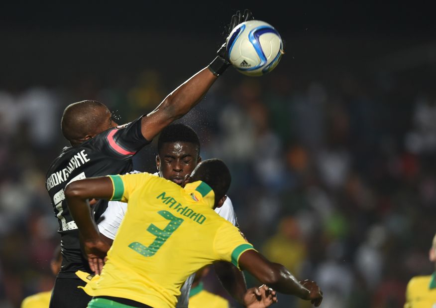 Senegal moved top of Group C after coming from behind to secure a 1-1 draw against South Africa.