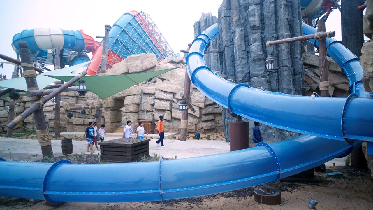 Luckily, the idea of a full 360 loop in a giant water tube is a thing of the past. The Liwa Loop at Yas Waterworld defies gravity without accidents and pain.