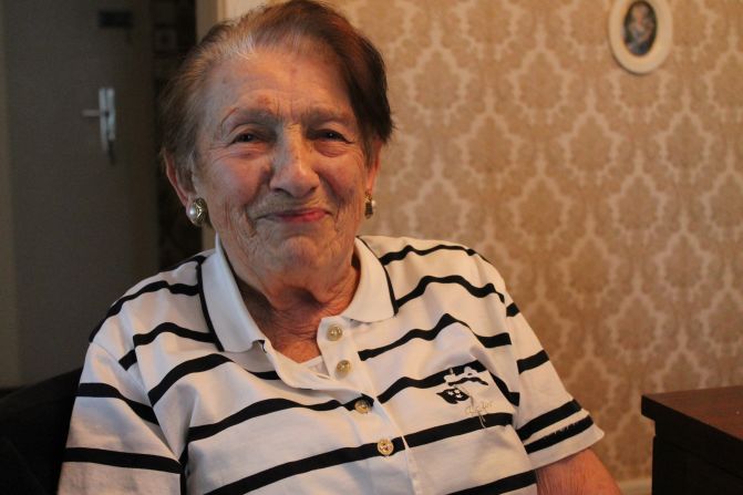 Rozalia Wolf, quien cumplirá 91 este año, tenía tan solo 15 años cuando fue llevada al campo de concentración de Auschwitz.