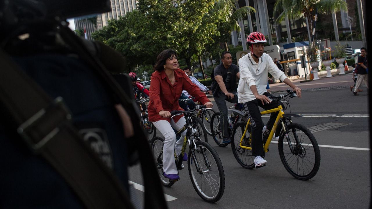 joko widodo amanpour cycle