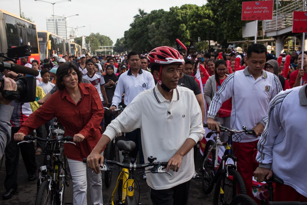 Jokowi has made the "blusukan" -- or unannounced visit -- a trademark of his political brand. He began the tradition as mayor of the central-Javanese city of Surakarta, known as Solo.<br /><br />"Blusukan [means to] go to the people, go to the ground," Jokowi told Amanpour. "We check our program, we consult our program, and we must know the real situation [on] the ground."<br /><br />It is a rare sight for any world leader, let alone one who leads a country with a history of violent separatist movements.