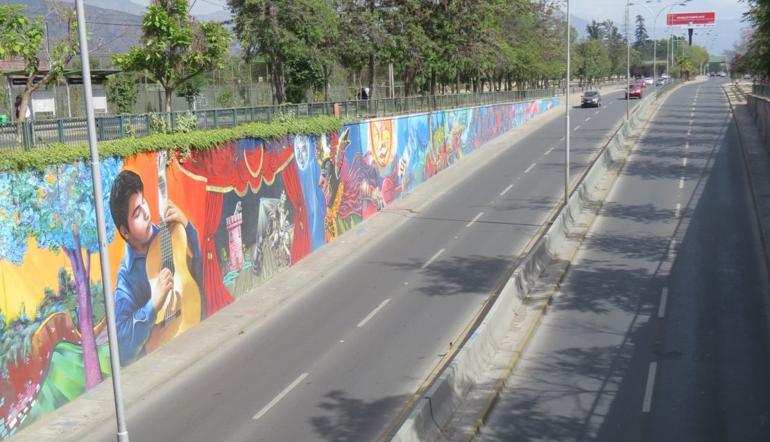 This graffiti mural, the largest in Santiago, was funded by the La Florida local council.
