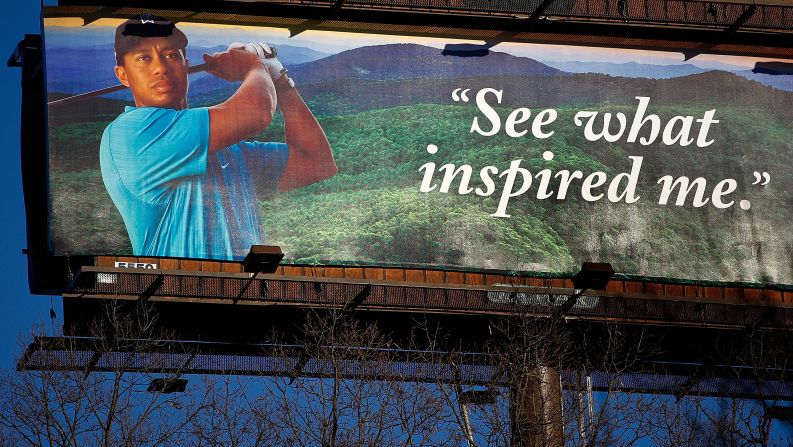 'The Cliffs' en Asheville, Carolina del Norte, todavía aparece listado en sitio web Tiger Woods Design, pero no hay fecha de finalización.   Este anuncio de cartelera circuló en el área de Asheville en 2009.   