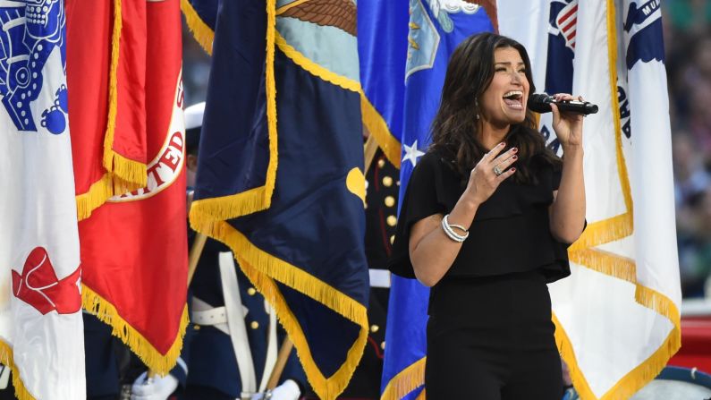 Idina Menzel sang the national anthem at Super Bowl XLIX. "The Star-Spangled Banner" has a challenging melody, and not everybody has been able to deliver it effectively.