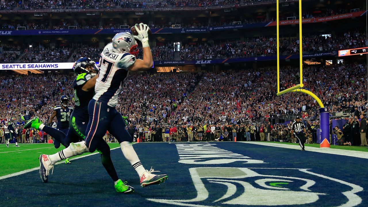 Gronkowski catches the touchdown pass over Seattle linebacker K.J. Wright.