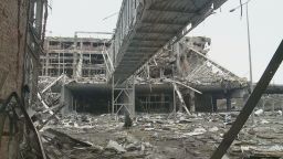 pkg paton walsh ukraine destroyed donetsk airport_00012129.jpg