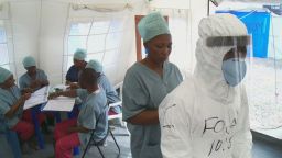 pkg magnay ebola sierra leone care centers_00014408.jpg